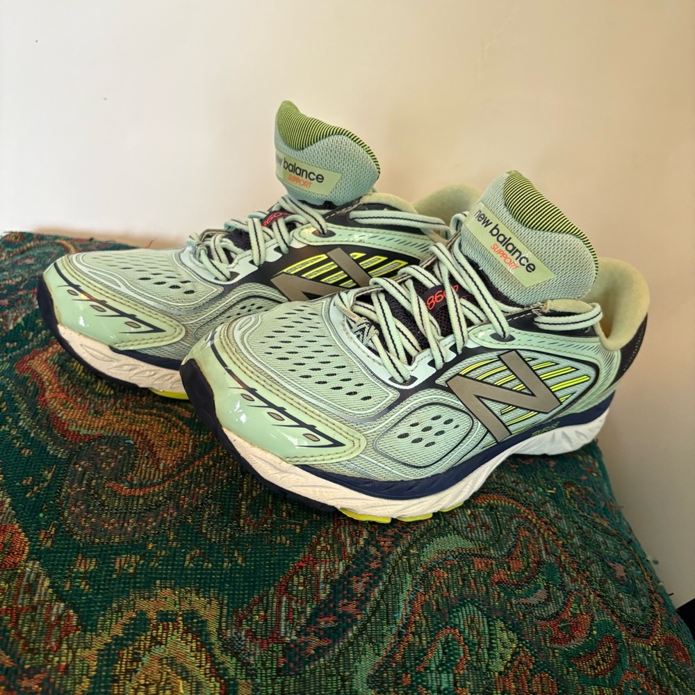 New Balance 860v8 Women’s Running Shoes Seafoam 7.5W Support Cushion